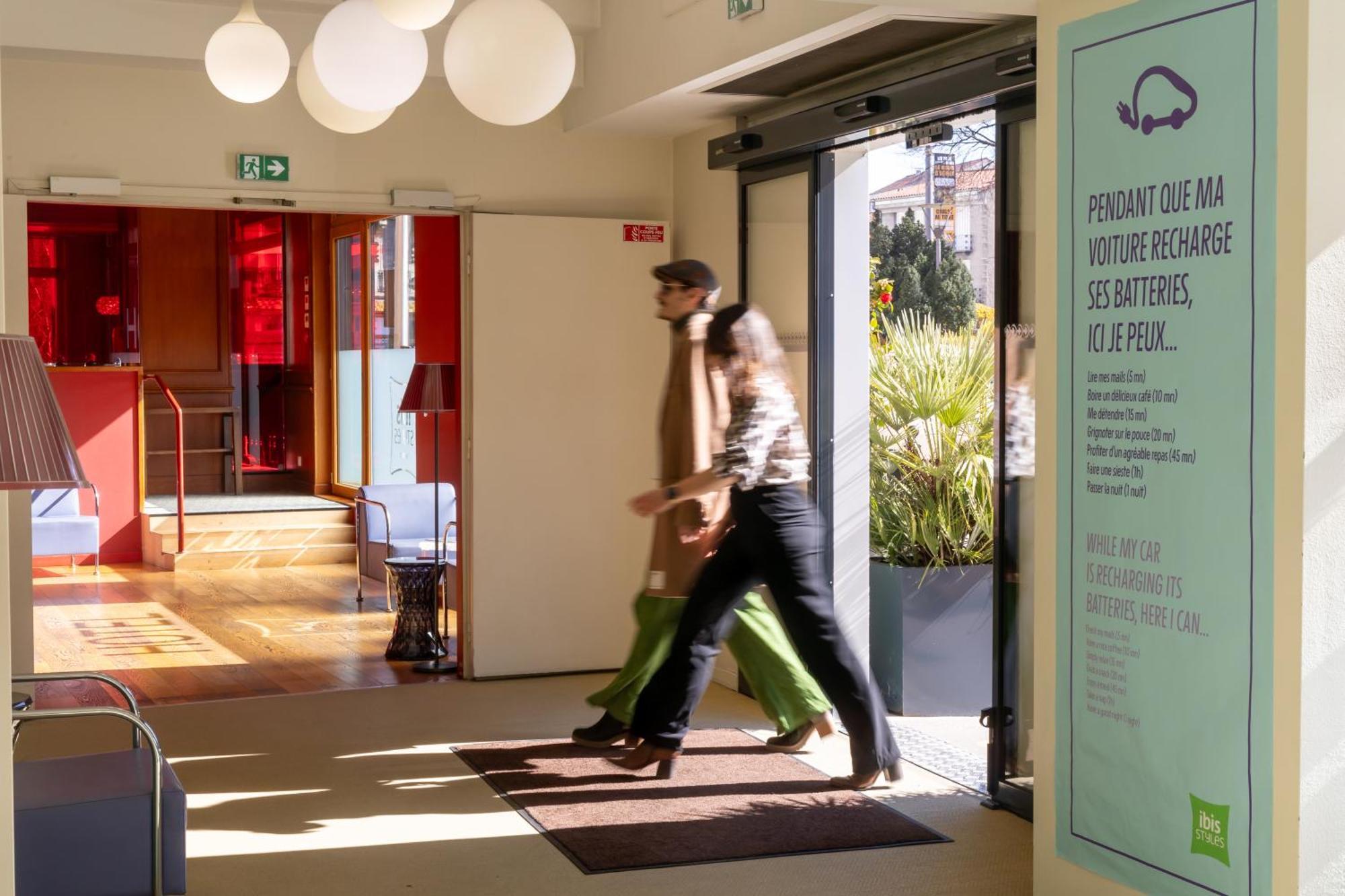 Ibis Styles Le Puy En Velay Hotel Exterior foto